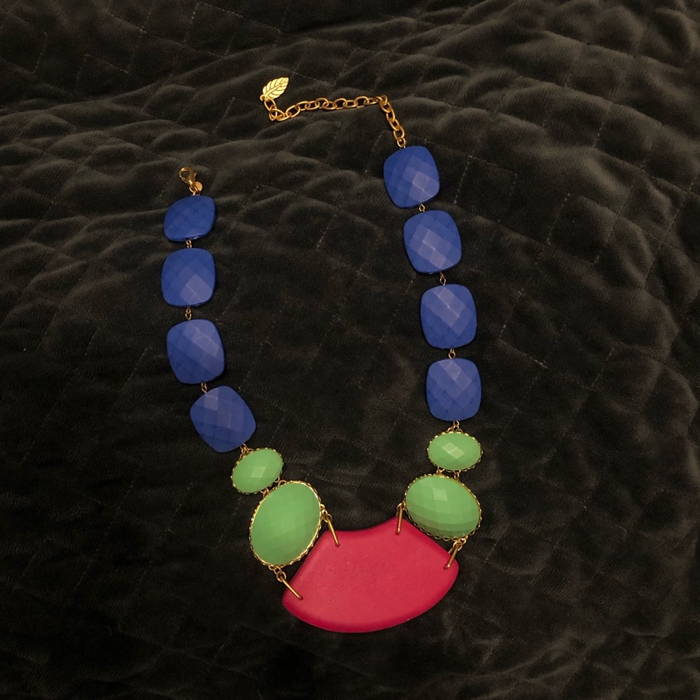 Statement necklace